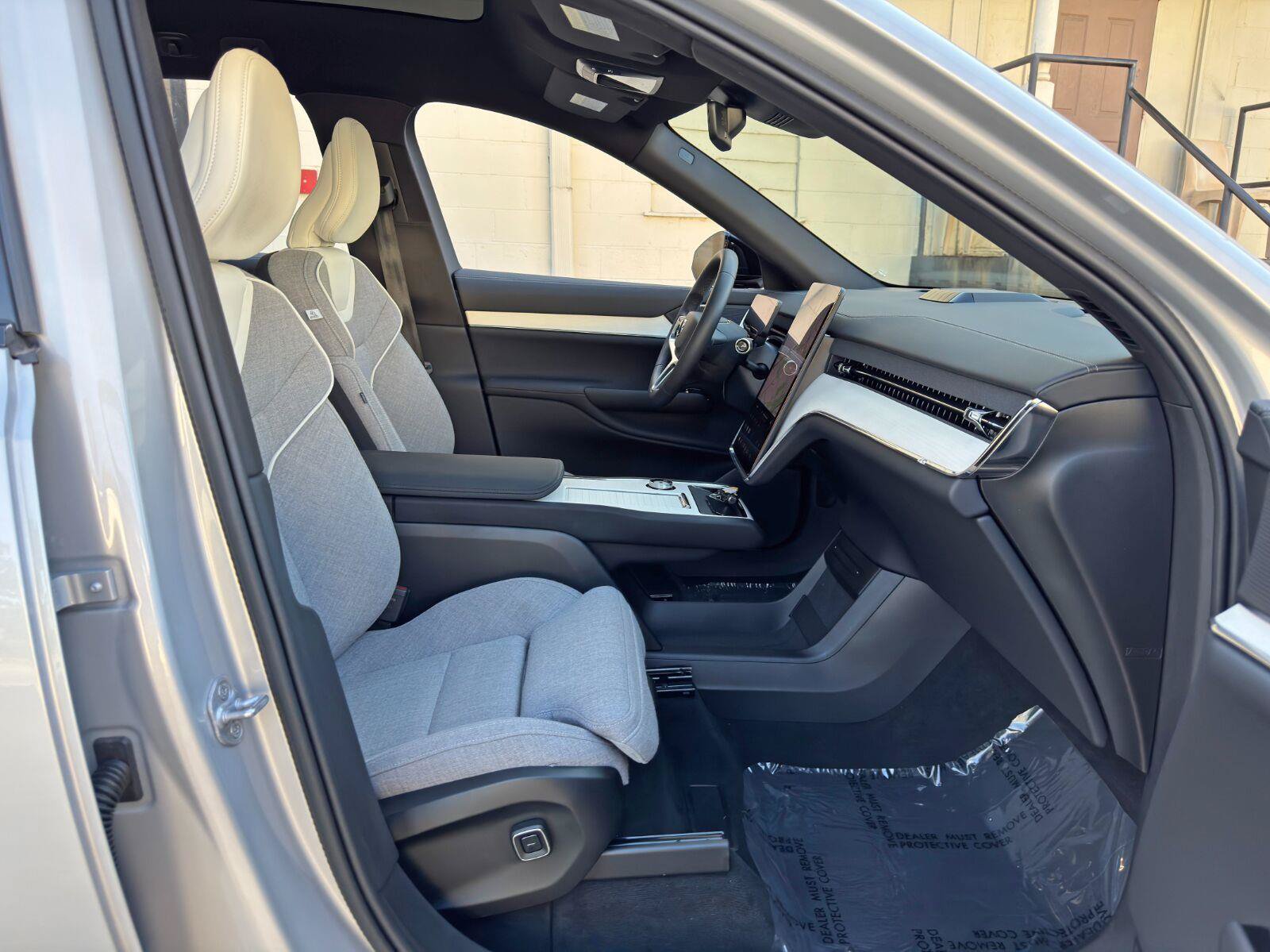 Used 2025 Volvo EX90 Ultra AWD/4WD image 15
