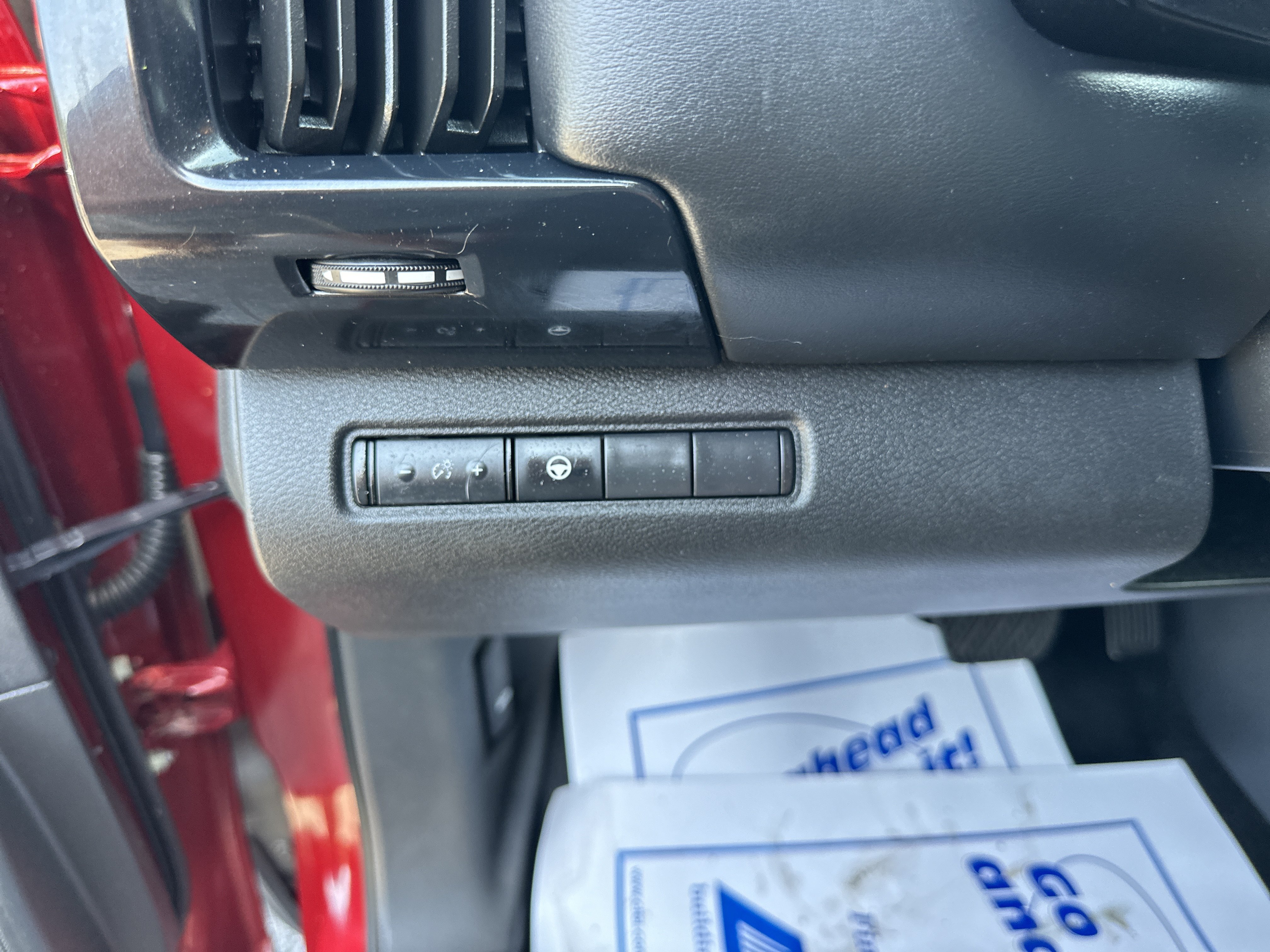 Used 2023 Nissan Pathfinder SV AWD/4WD image 9