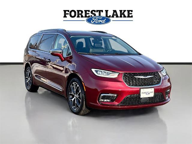 Used 2021 Chrysler Pacifica Limited image 1