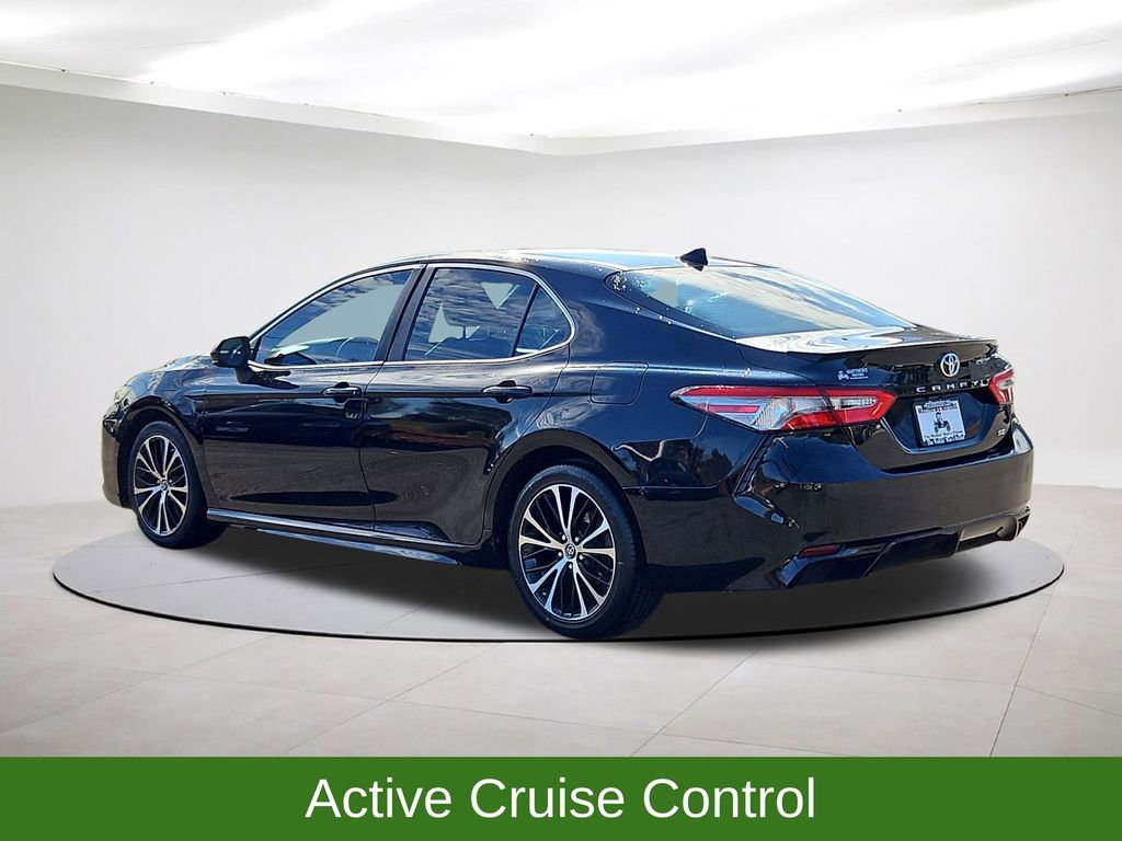 Used 2019 Toyota Camry SE image 5