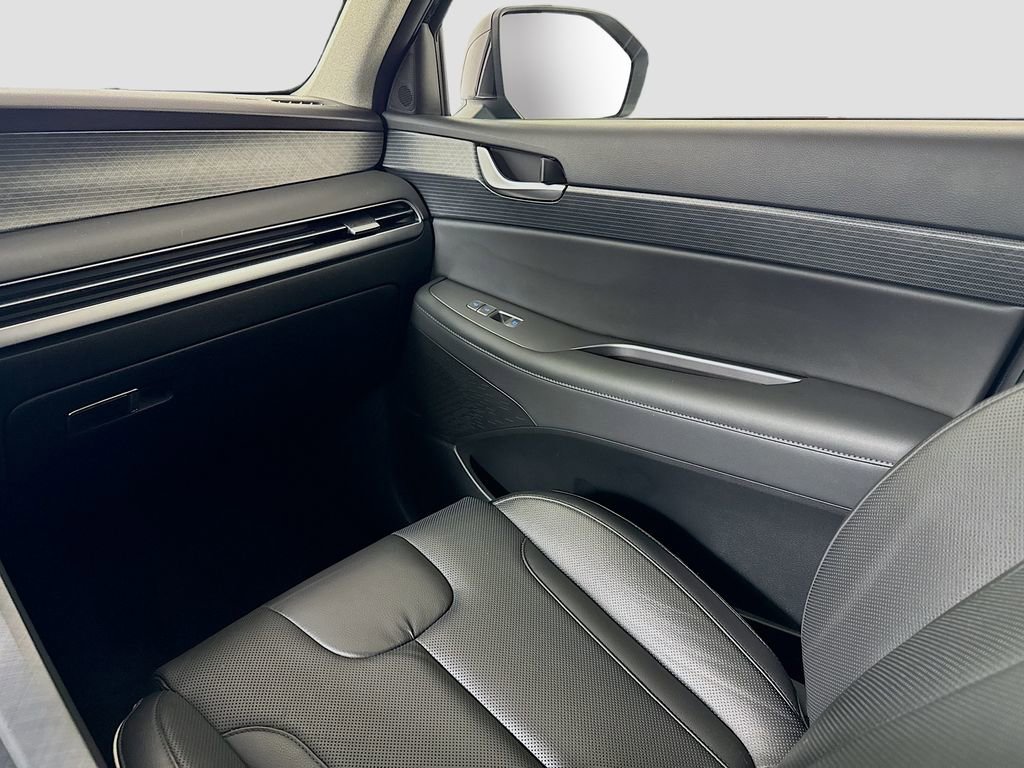 Used 2023 Hyundai Palisade Limited image 24