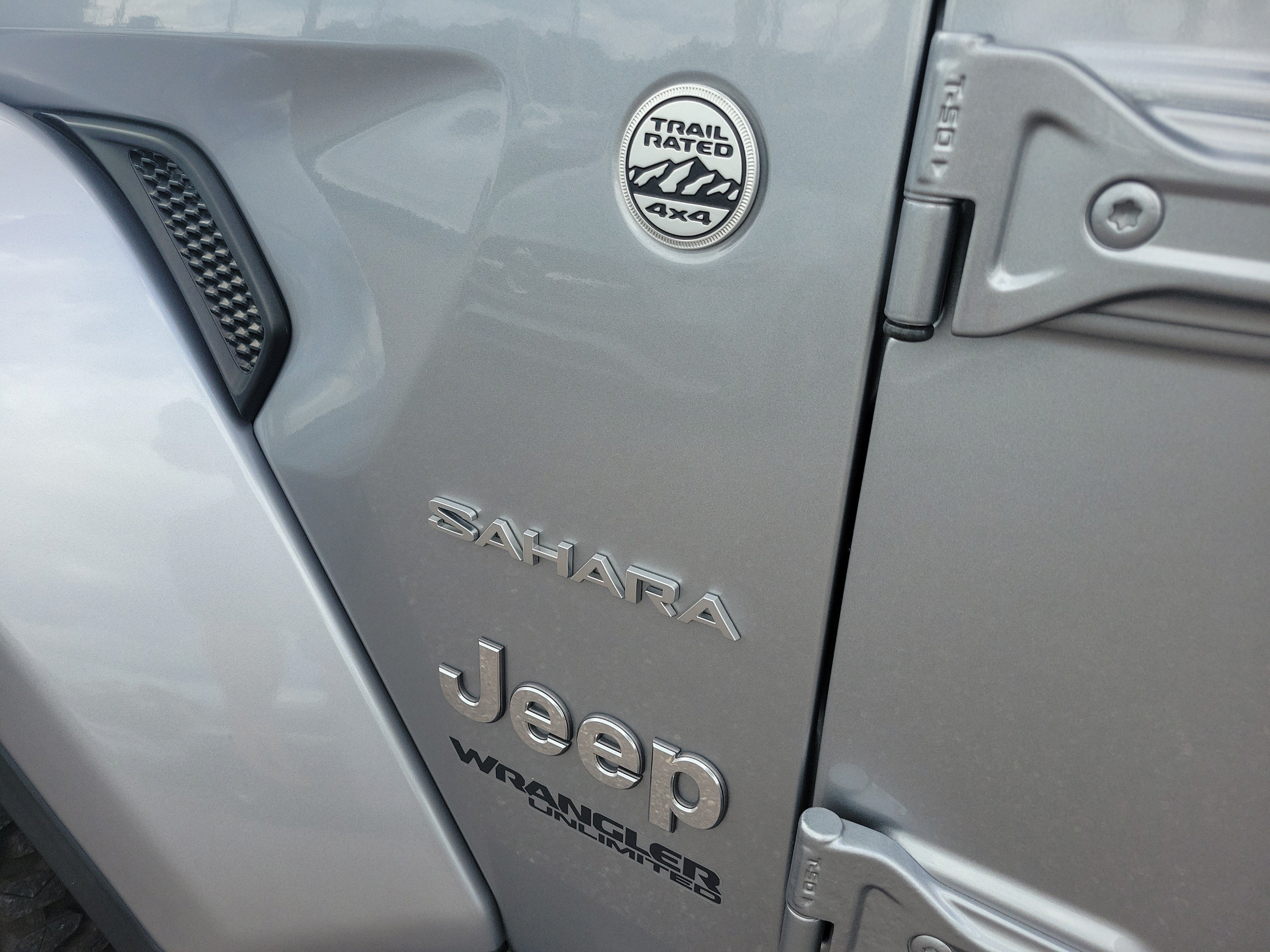 Used 2020 Jeep Wrangler Unlimited Sahara AWD/4WD image 31