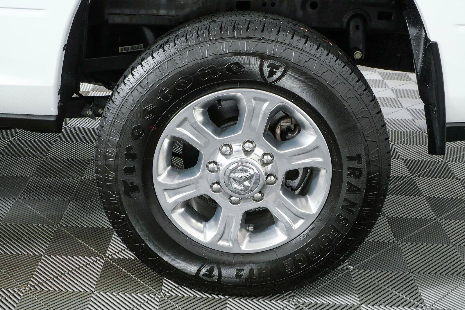 Used 2024 RAM 2500 Big Horn AWD/4WD image 34