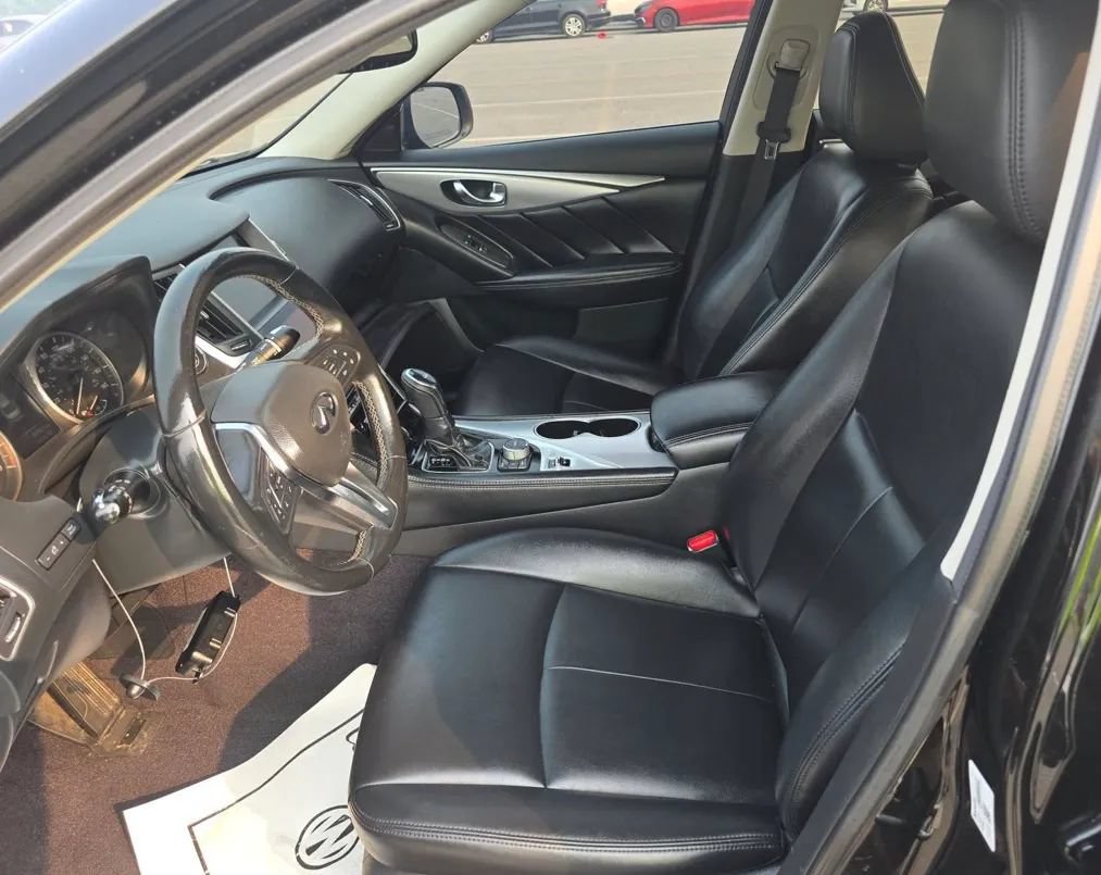 Used 2021 INFINITI Q50 Luxe AWD/4WD image 4