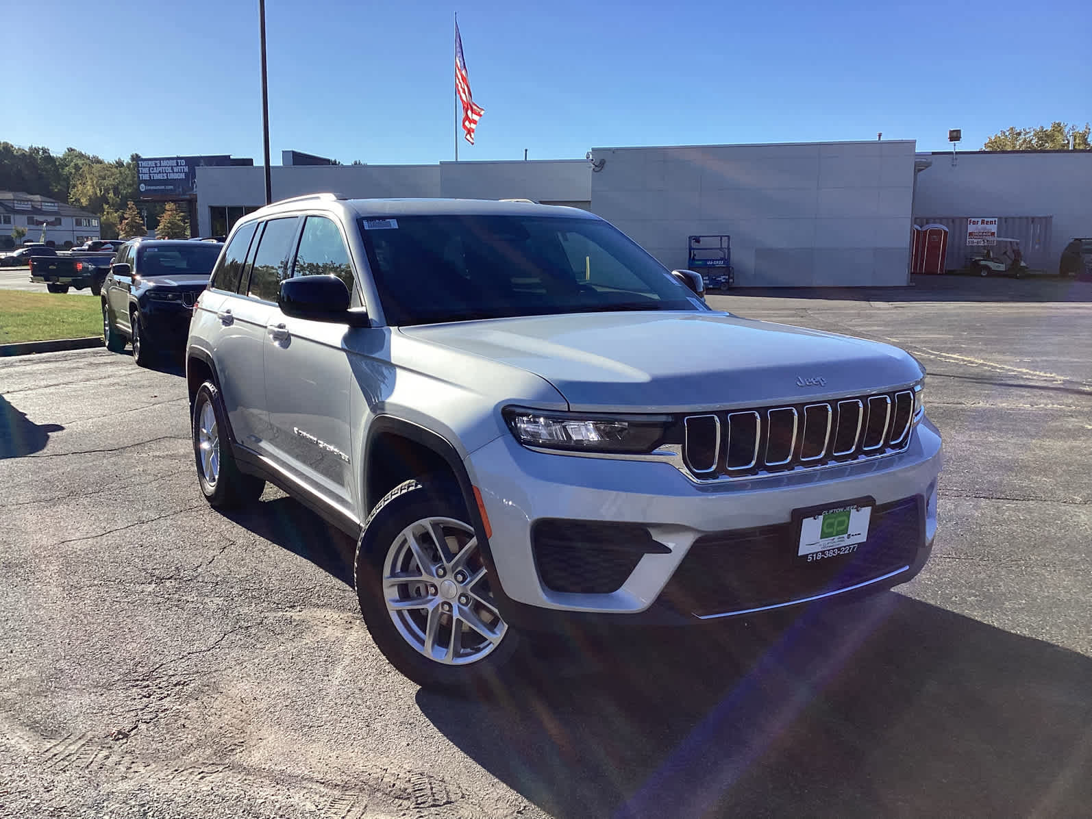 New 2025 Jeep Grand Cherokee Laredo X w/ Luxury Tech Group I image 1