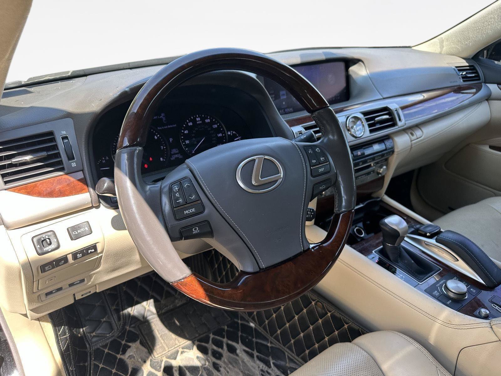 Used 2017 Lexus LS 460 L RWD image 11