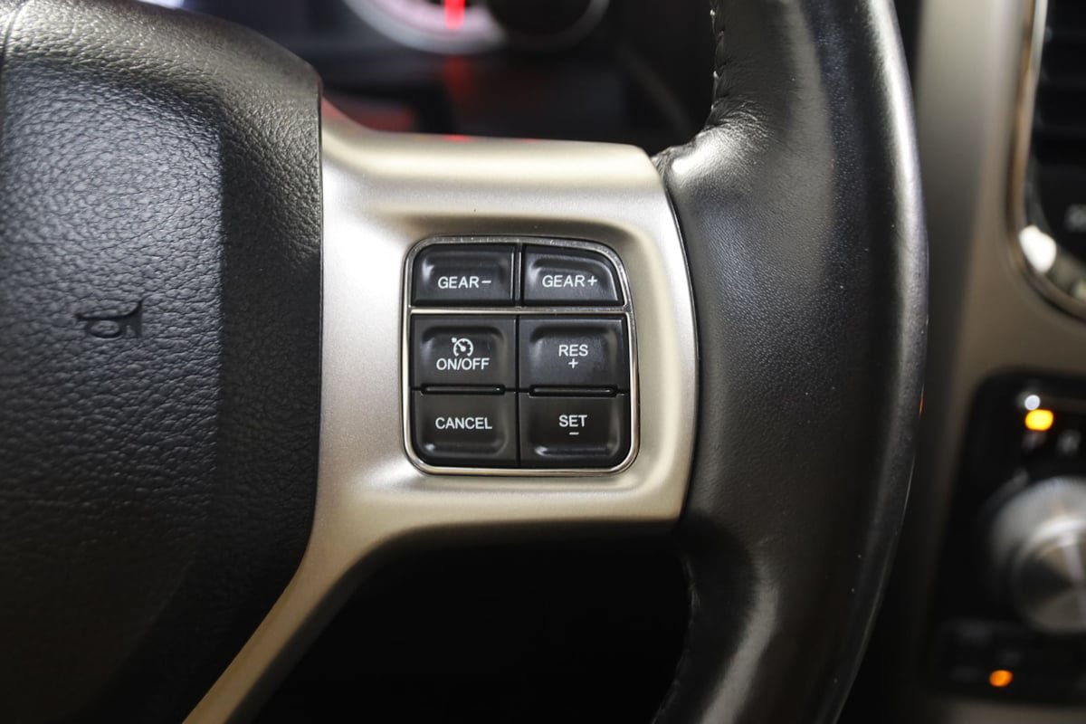 Used 2018 RAM 1500 Laramie w/ Convenience Group AWD/4WD image 30