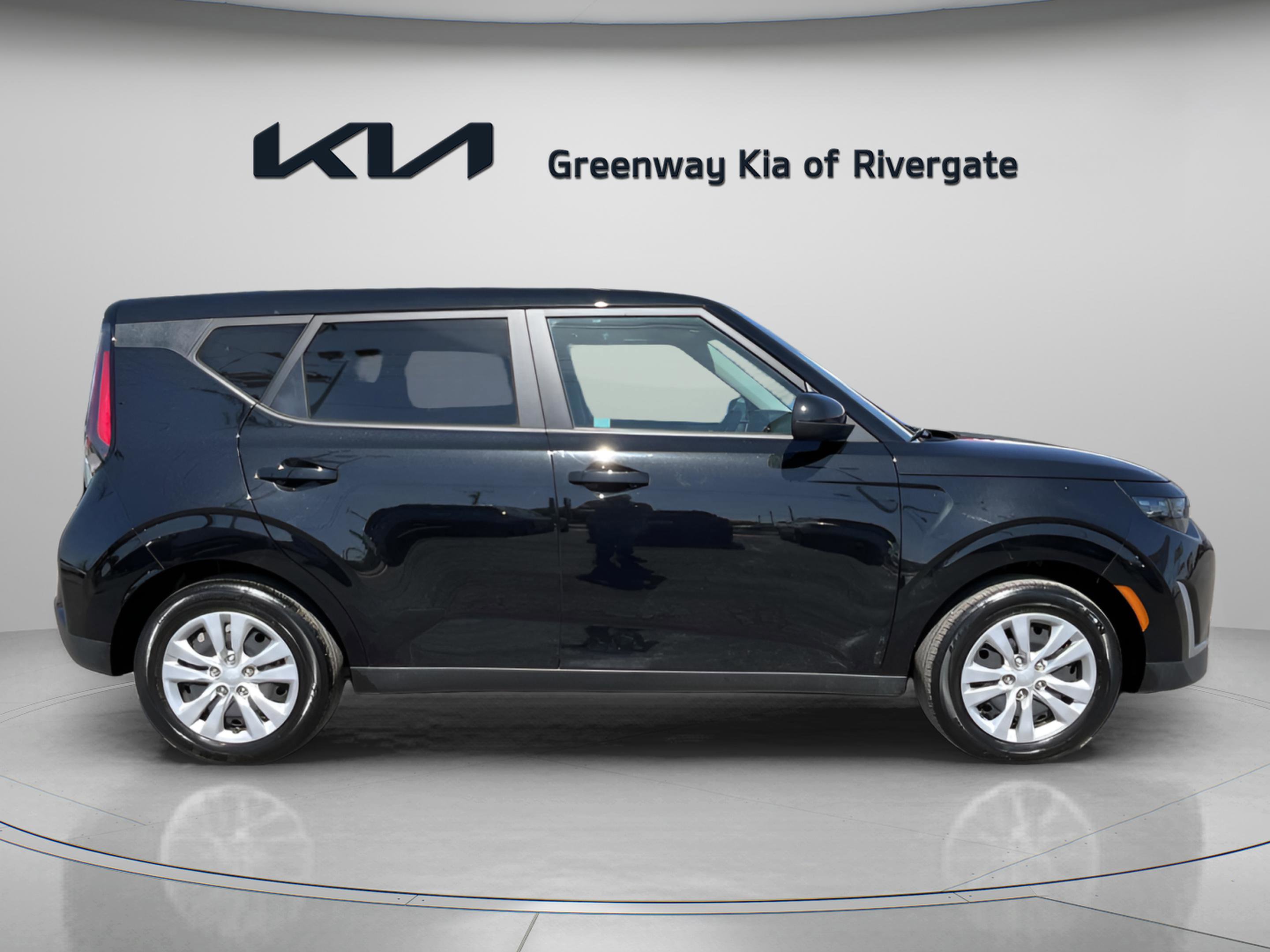 Used 2023 Kia Soul LX FWD image 8