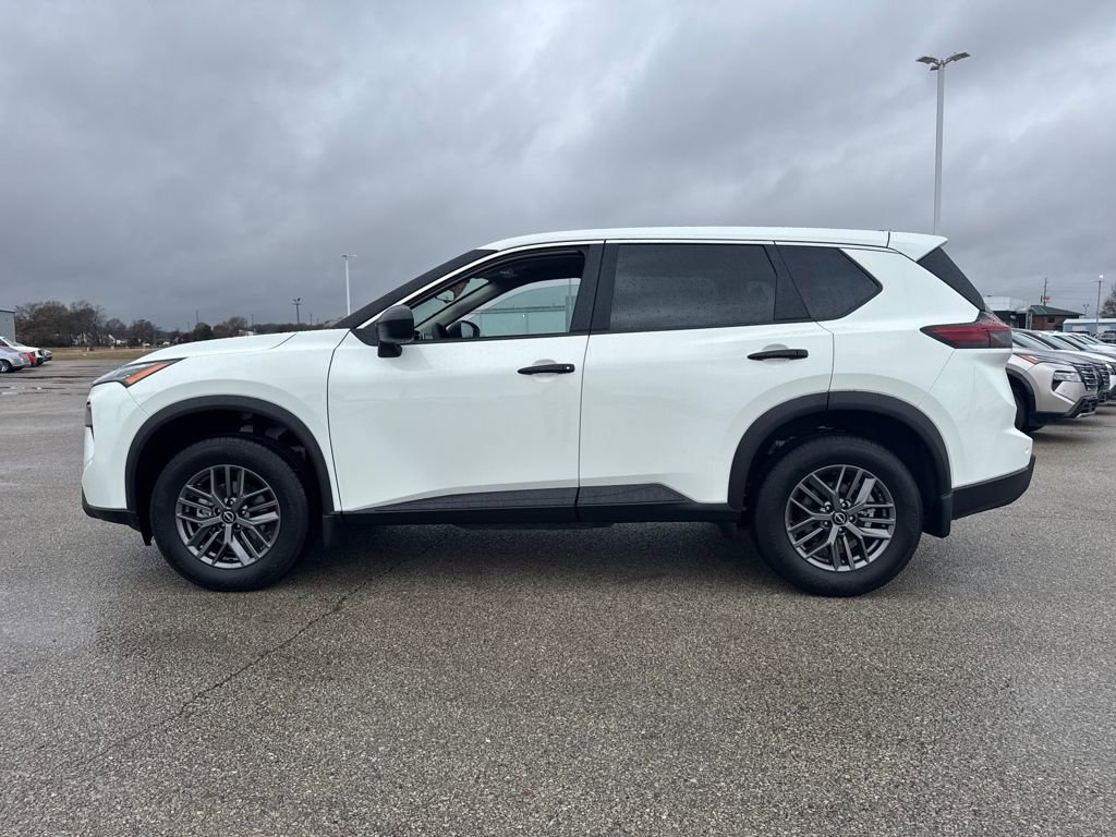 Used 2025 Nissan Rogue S image 3