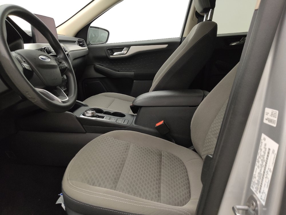 Used 2020 Ford Escape SE image 17