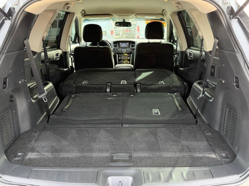 Used 2015 Nissan Pathfinder SV image 45