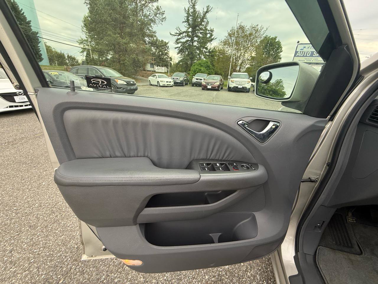 Used 2005 Honda Odyssey EX-L image 9