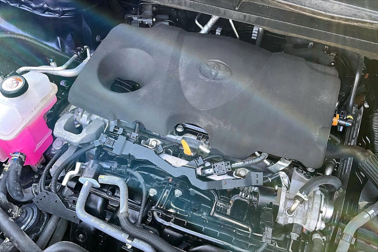 Used 2022 Toyota Sienna XSE w/ XSE Plus Package image 32