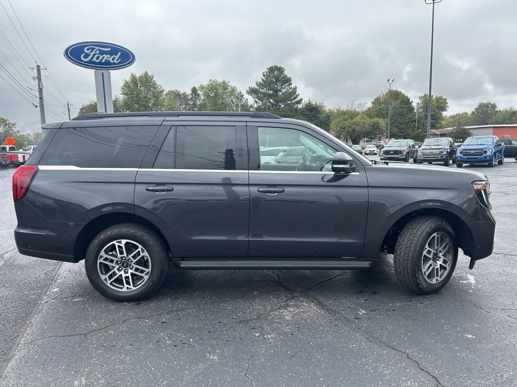 New 2025 Ford Expedition Active image 8