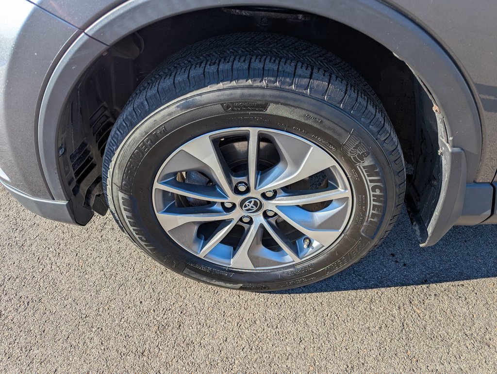 Used 2018 Toyota RAV4 XLE image 11