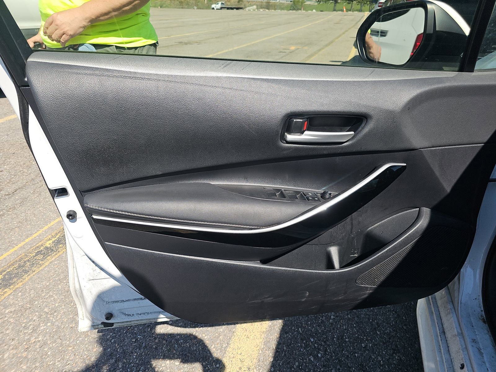 Used 2022 Toyota Corolla XLE FWD image 11