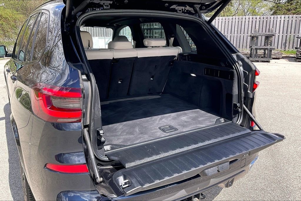 Used 2021 BMW X5 xDrive40i w/ M Sport Package AWD/4WD image 28