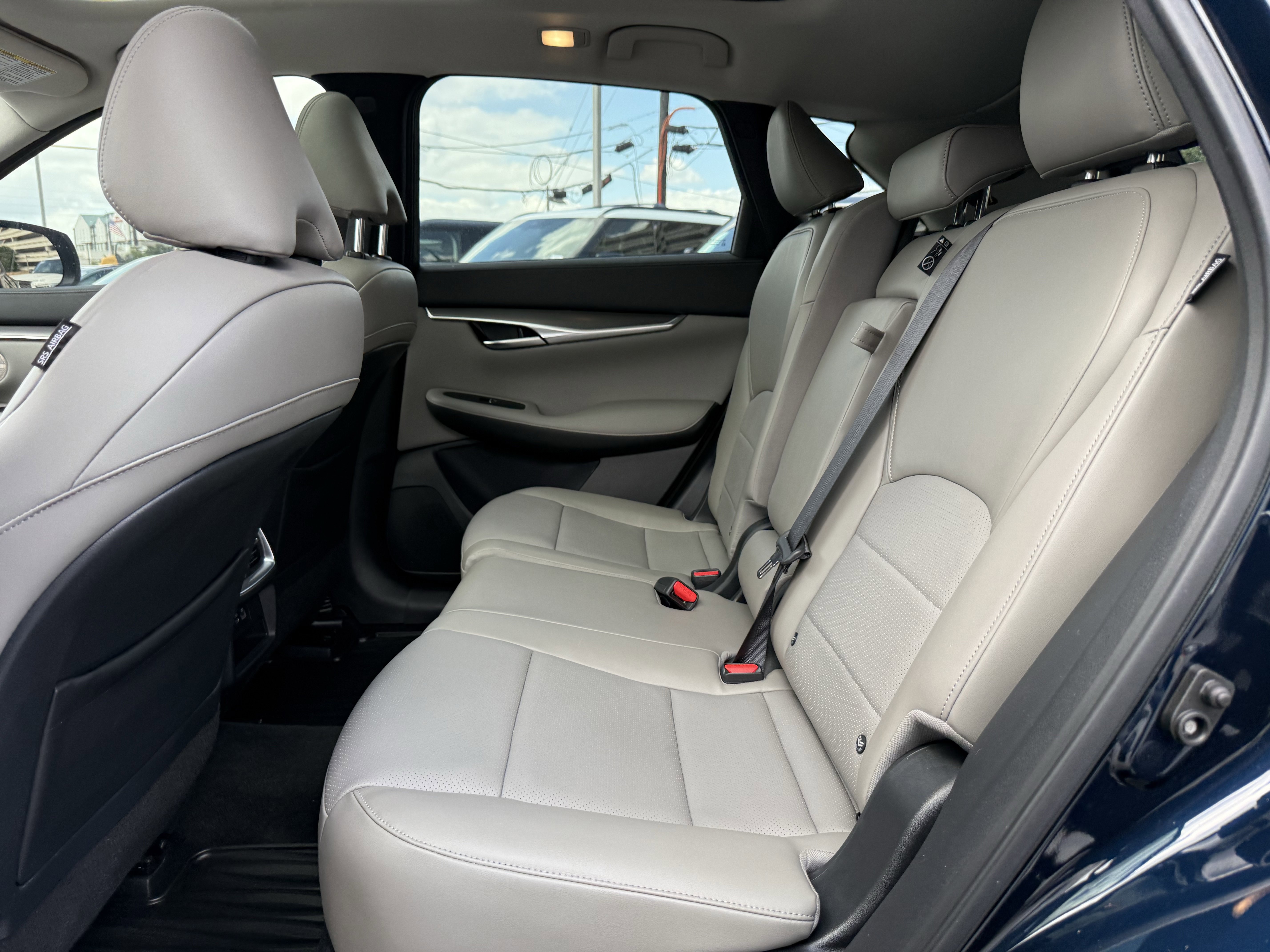 Certified 2024 INFINITI QX50 Luxe FWD image 17