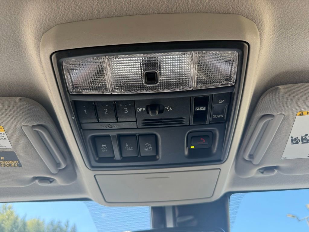 Used 2021 Toyota 4Runner SR5 Premium w/ Moonroof Package AWD/4WD image 28