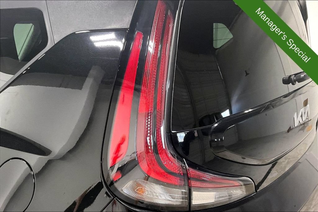 Used 2025 Kia Soul LX FWD image 35