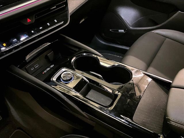 Used 2024 Buick Envision Preferred AWD/4WD image 16