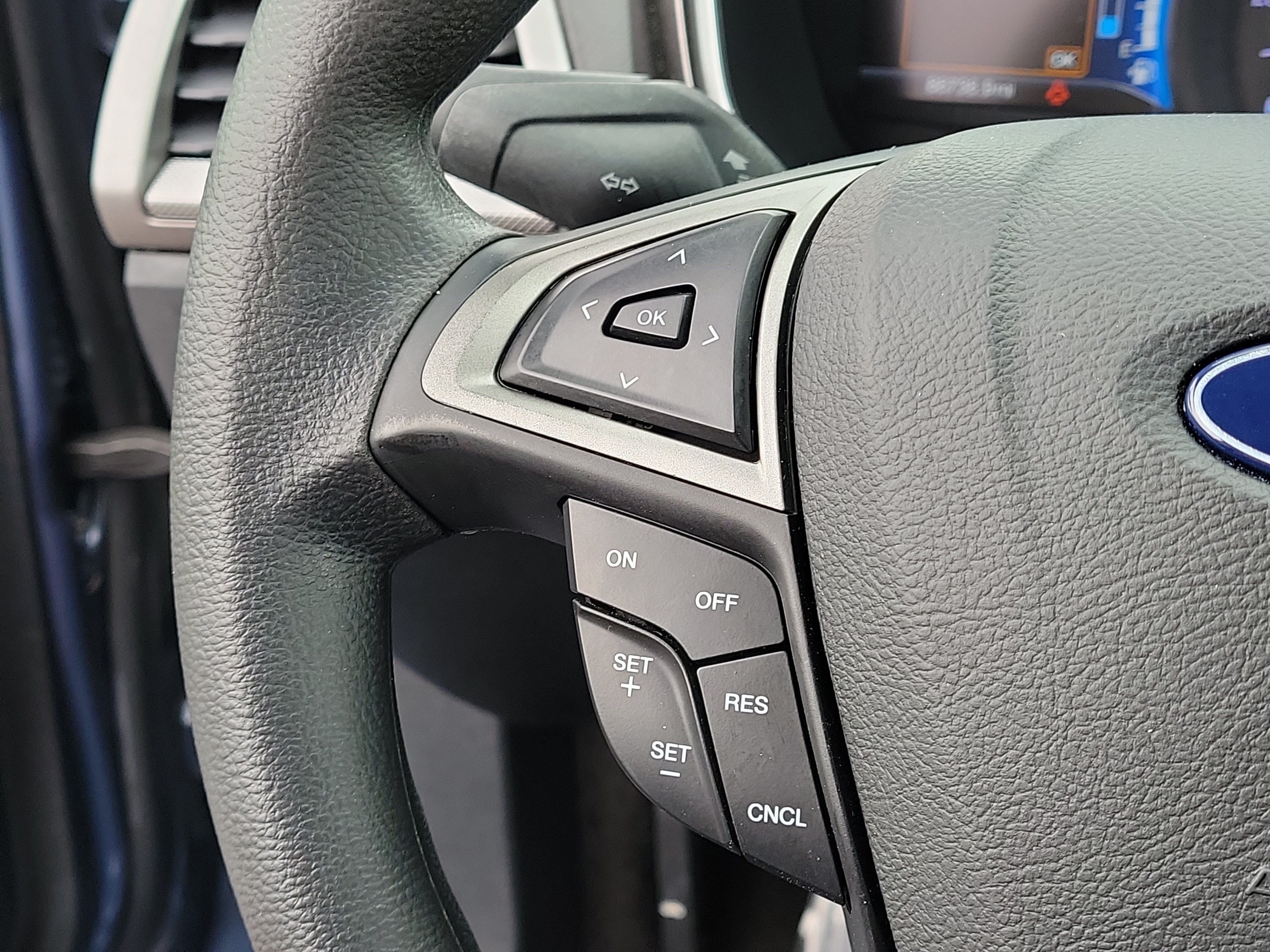 Used 2018 Ford Fusion SE FWD image 29