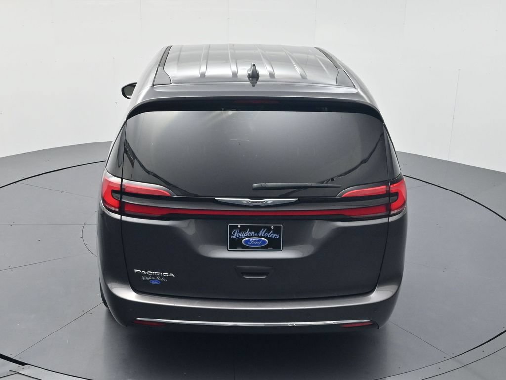 Used 2023 Chrysler Pacifica Touring-L FWD image 37