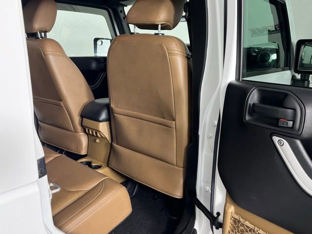 Used 2015 Jeep Wrangler Unlimited Rubicon w/ Dual Top Group image 26