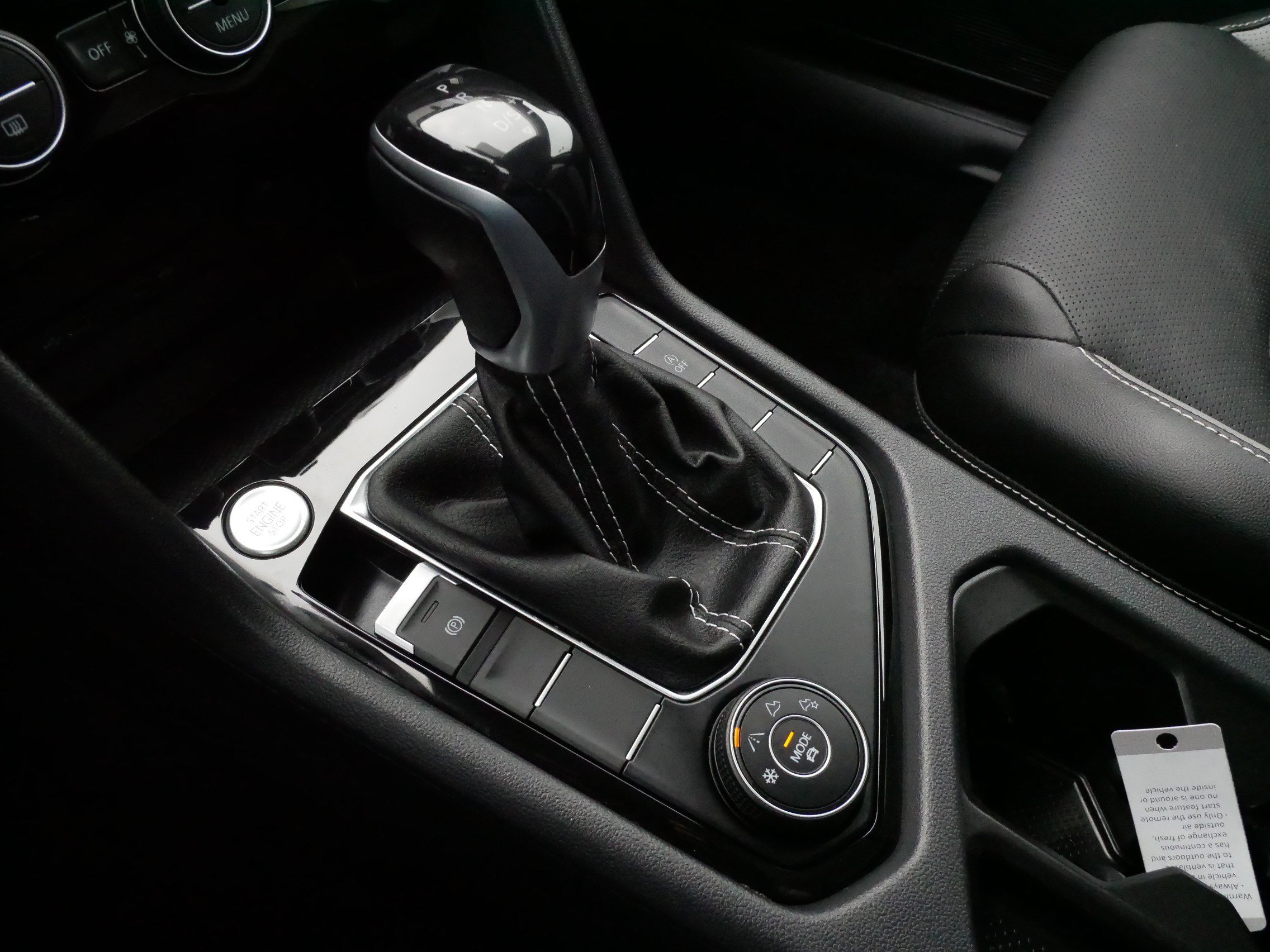 Certified 2022 Volkswagen Taos SEL w/ Panoramic Sunroof Package image 24