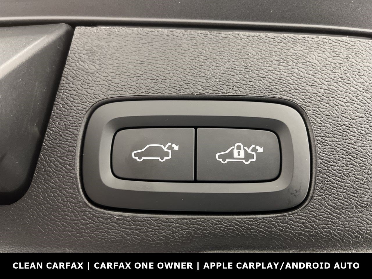 Used 2023 Volvo XC60 B5 Plus AWD/4WD image 30