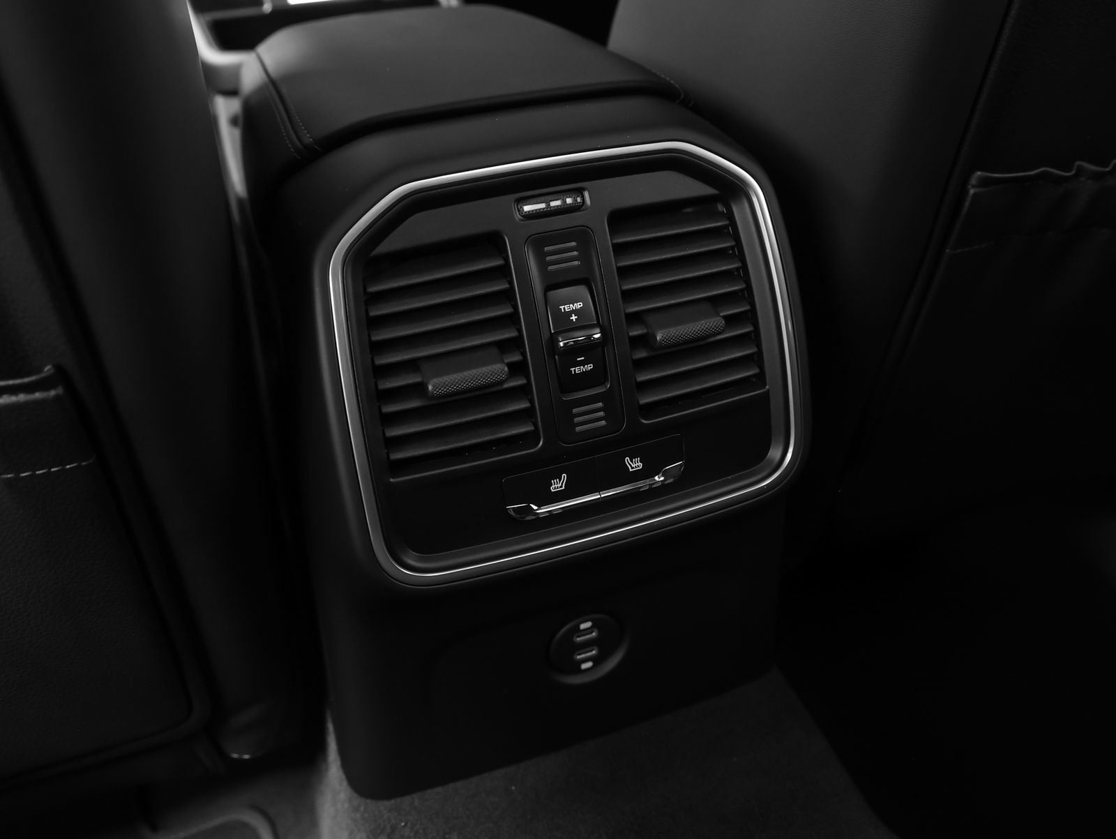 New 2026 Porsche Macan AWD/4WD image 42
