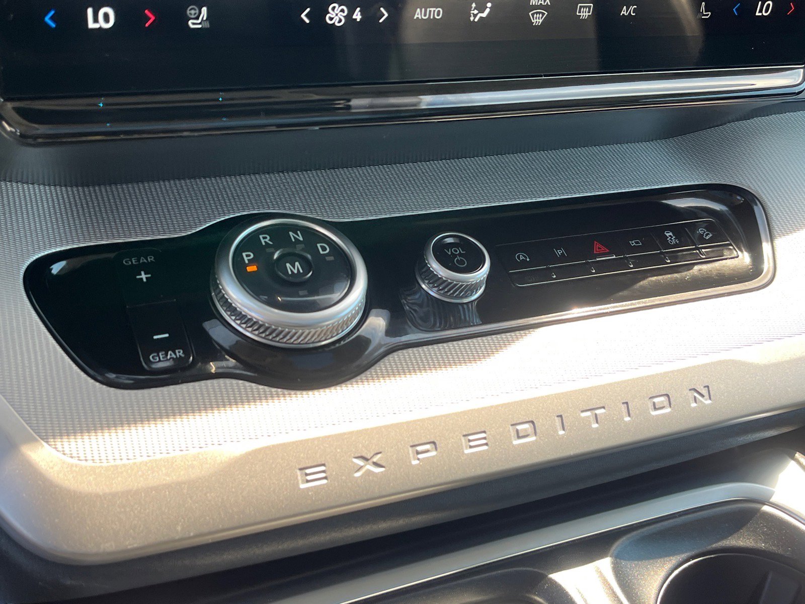 Certified 2025 Ford Expedition Active AWD/4WD image 14