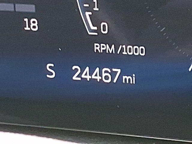 Used 2025 Cadillac XT4 Sport image 13