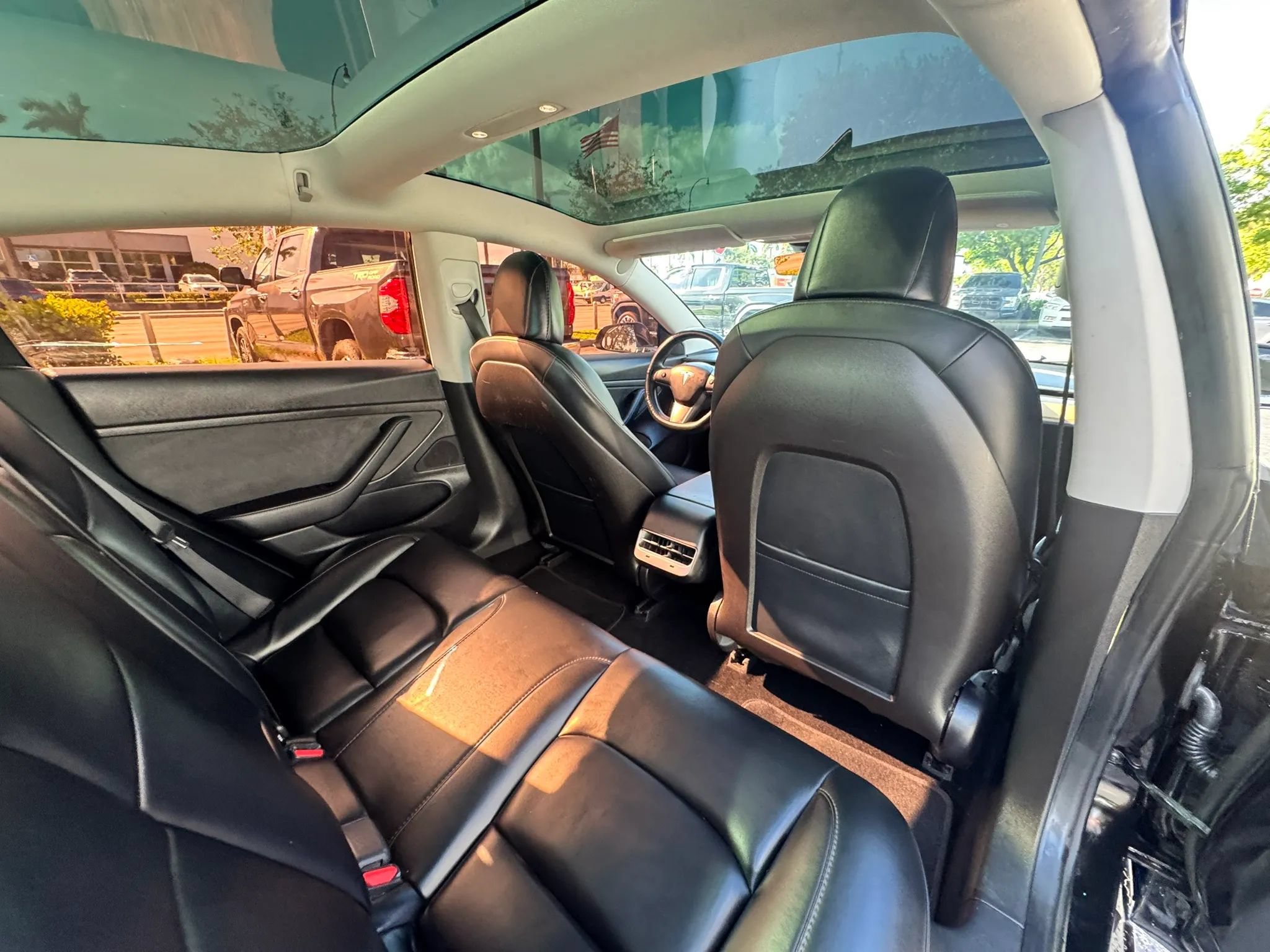 Used 2020 Tesla Model 3 Standard Range RWD image 24