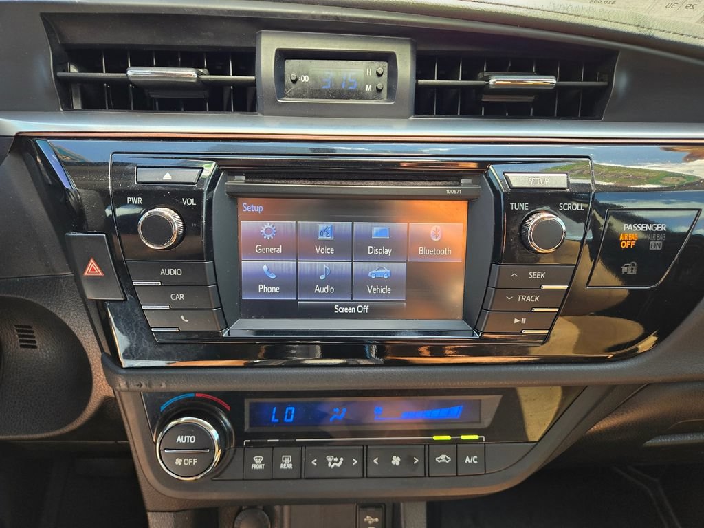 Used 2016 Toyota Corolla LE FWD image 29