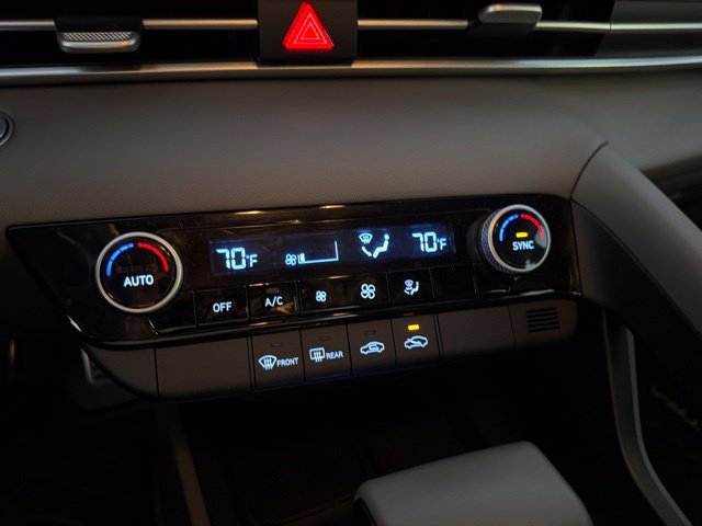 Used 2025 Hyundai Elantra Sport FWD image 29