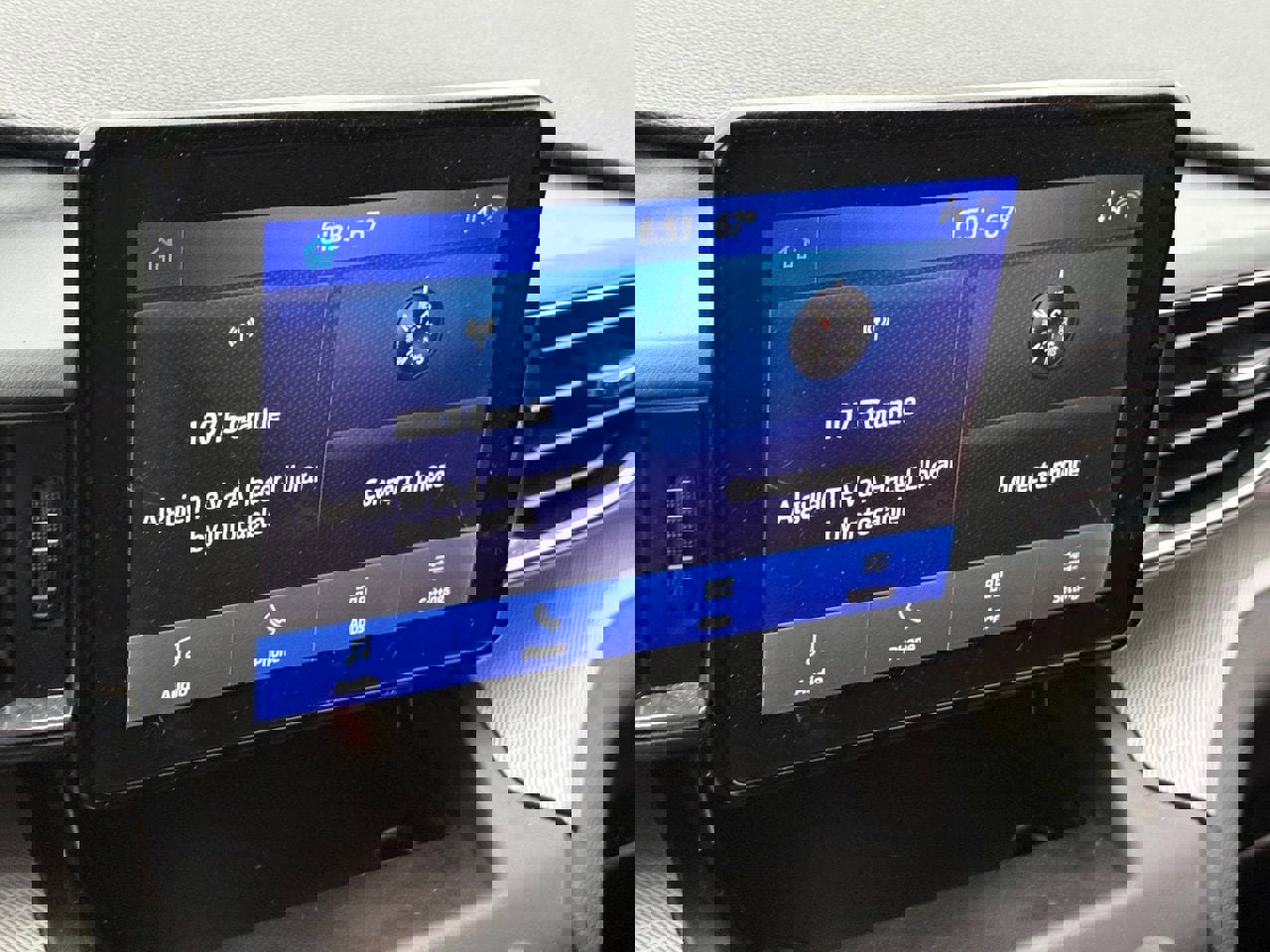 Used 2020 Ford Explorer XLT w/ Equipment Group 202A image 24