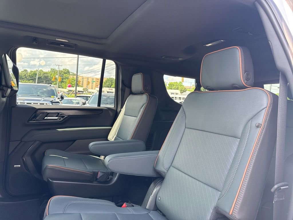New 2026 GMC Yukon XL AT4 w/ AT4 Premium Plus Package AWD/4WD image 31