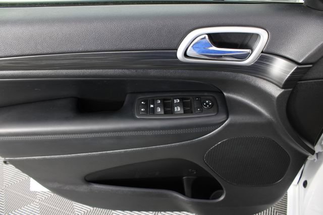 Used 2022 Jeep Grand Cherokee Laredo X image 14