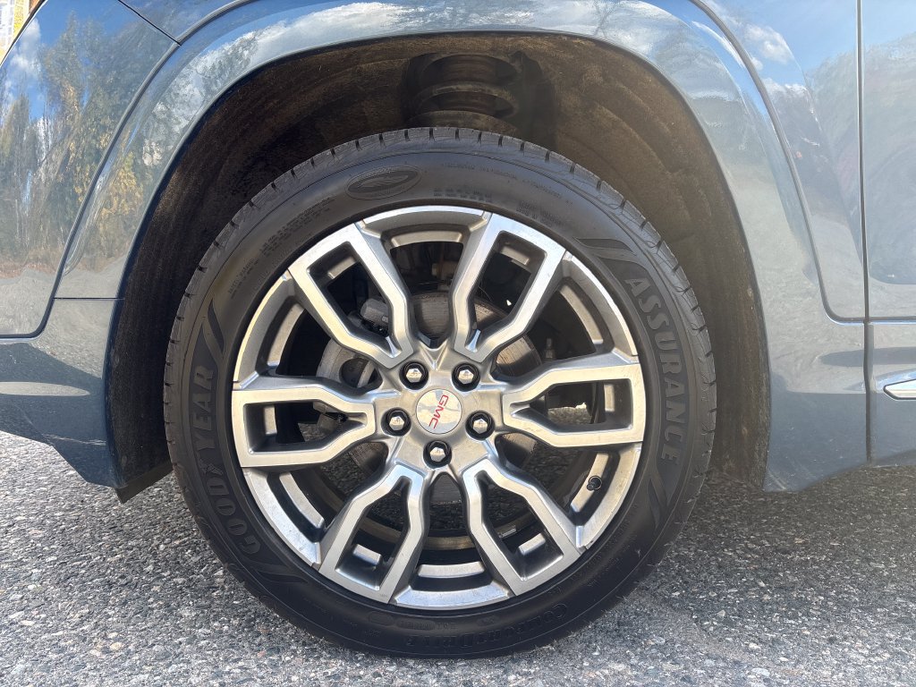 Used 2024 GMC Terrain Denali AWD/4WD image 26