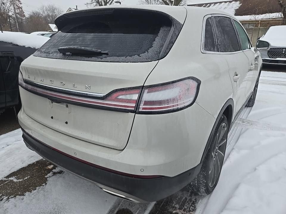 Used 2023 Lincoln Nautilus Reserve w/ Equipment Group 202A image 3