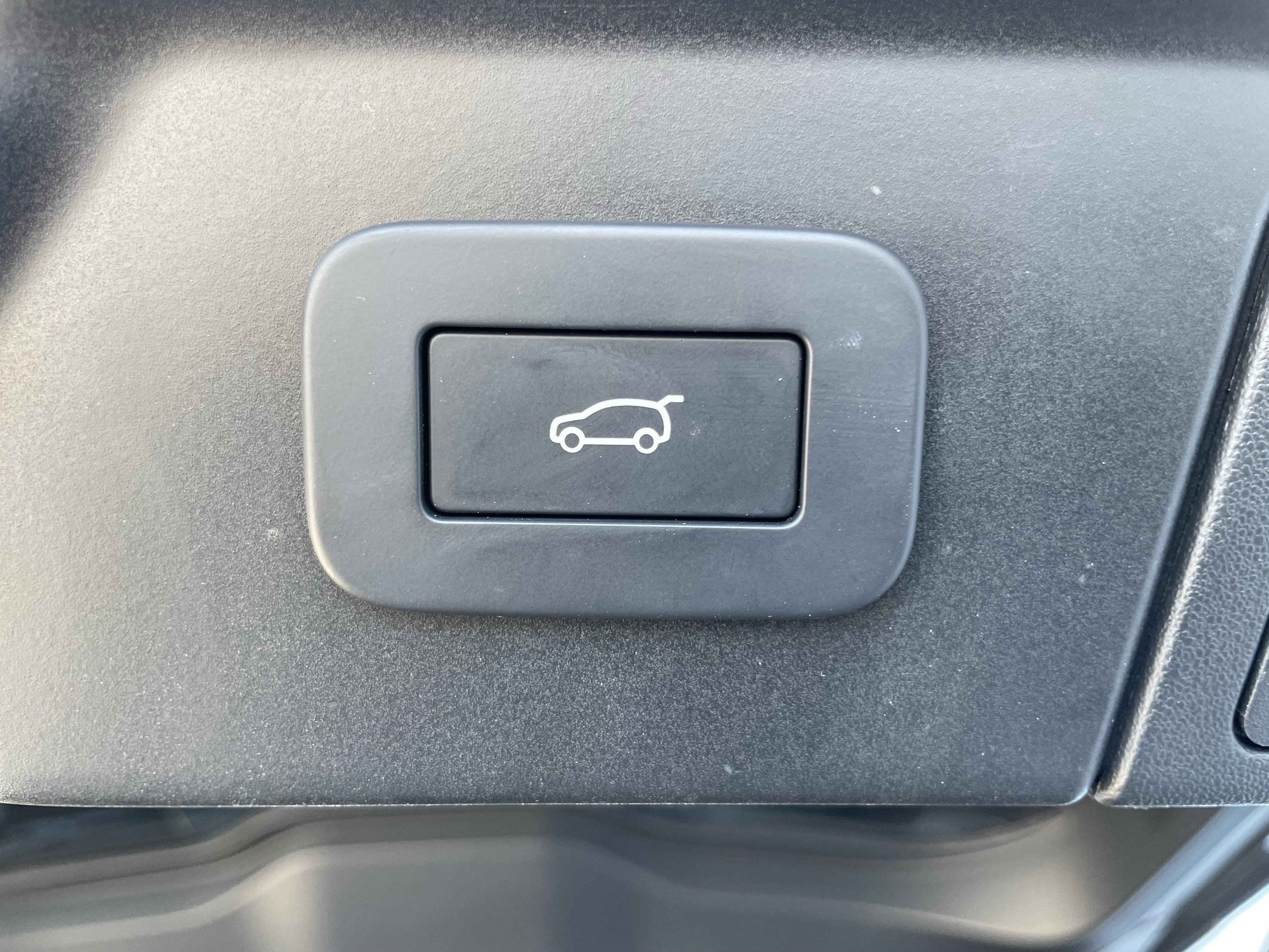 Certified 2025 Land Rover Range Rover Velar Dynamic SE AWD/4WD image 37