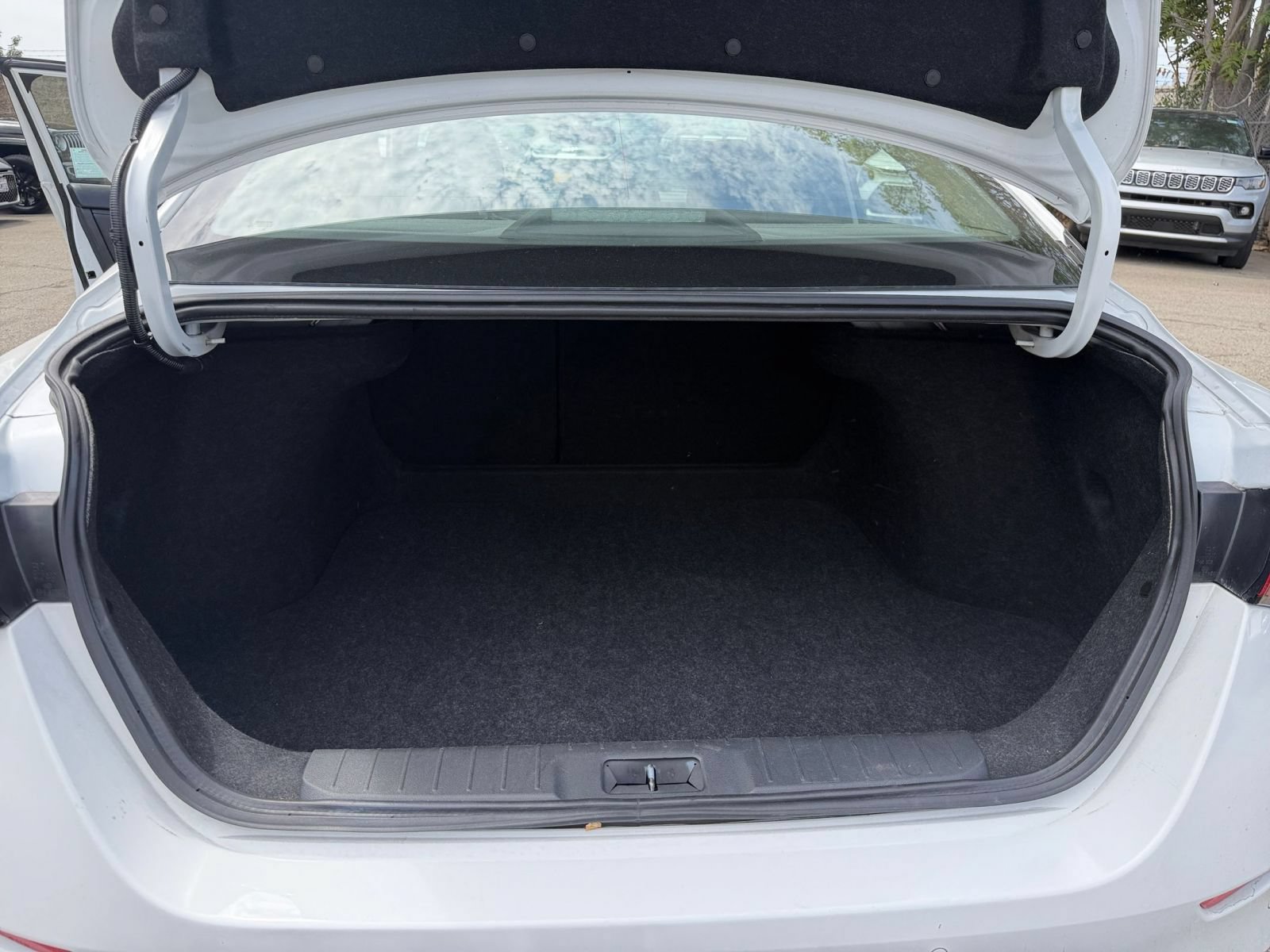 Used 2025 Nissan Sentra S FWD image 28