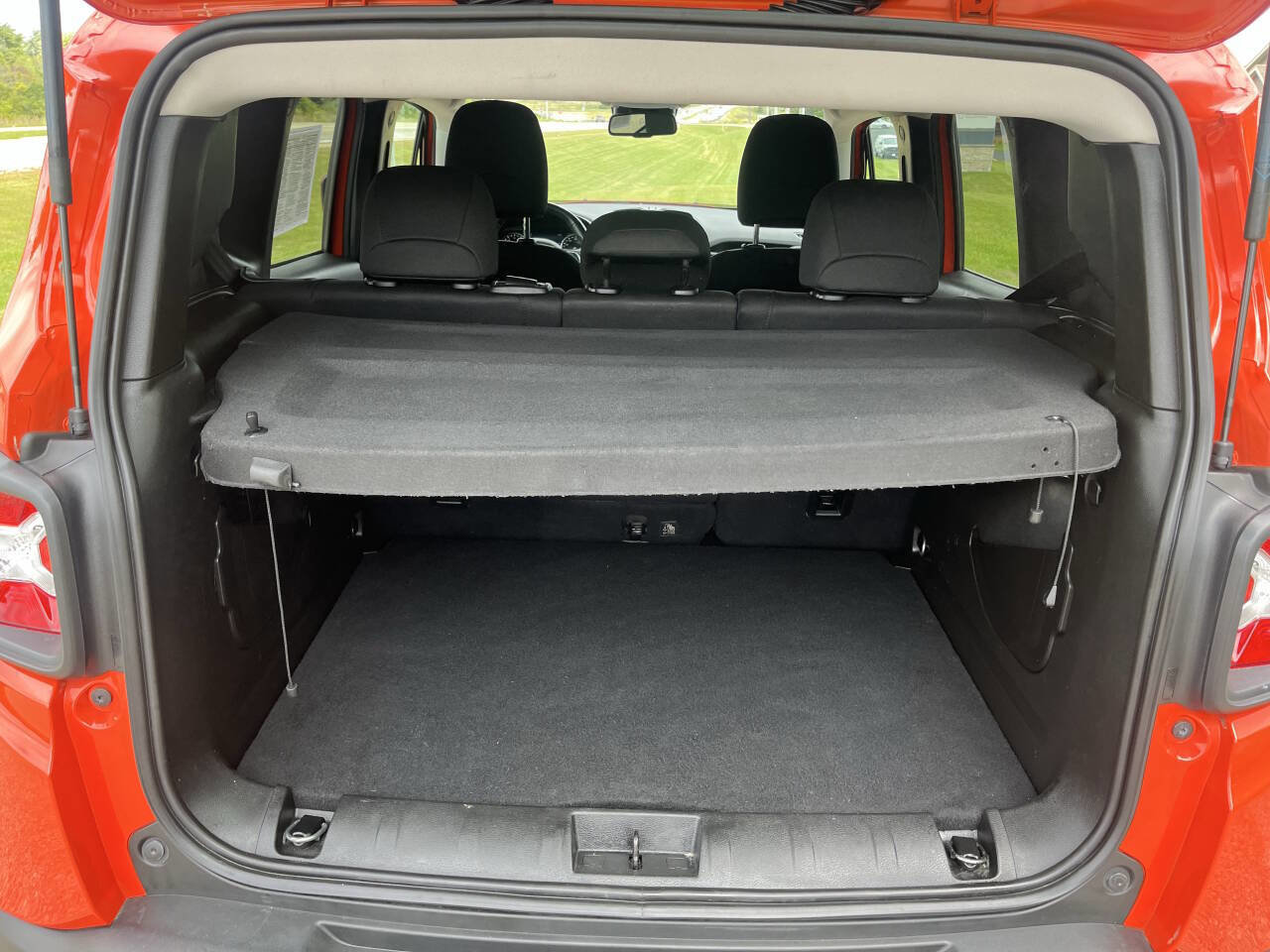 Used 2021 Jeep Renegade Latitude w/ Convenience Group image 38