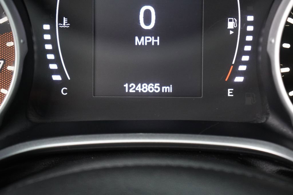 Used 2018 Jeep Compass Latitude w/ Cold Weather Group AWD/4WD image 21