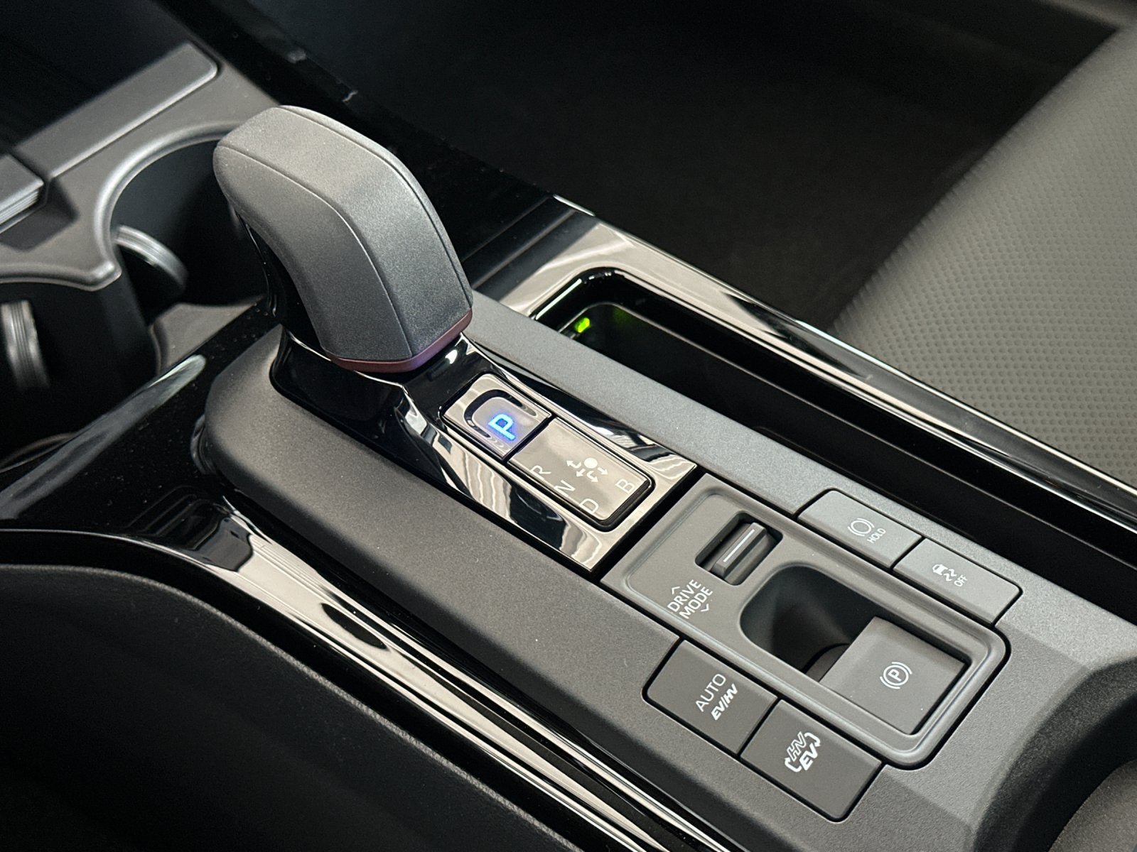 New 2026 Toyota Prius Plug-In Hybrid FWD image 23