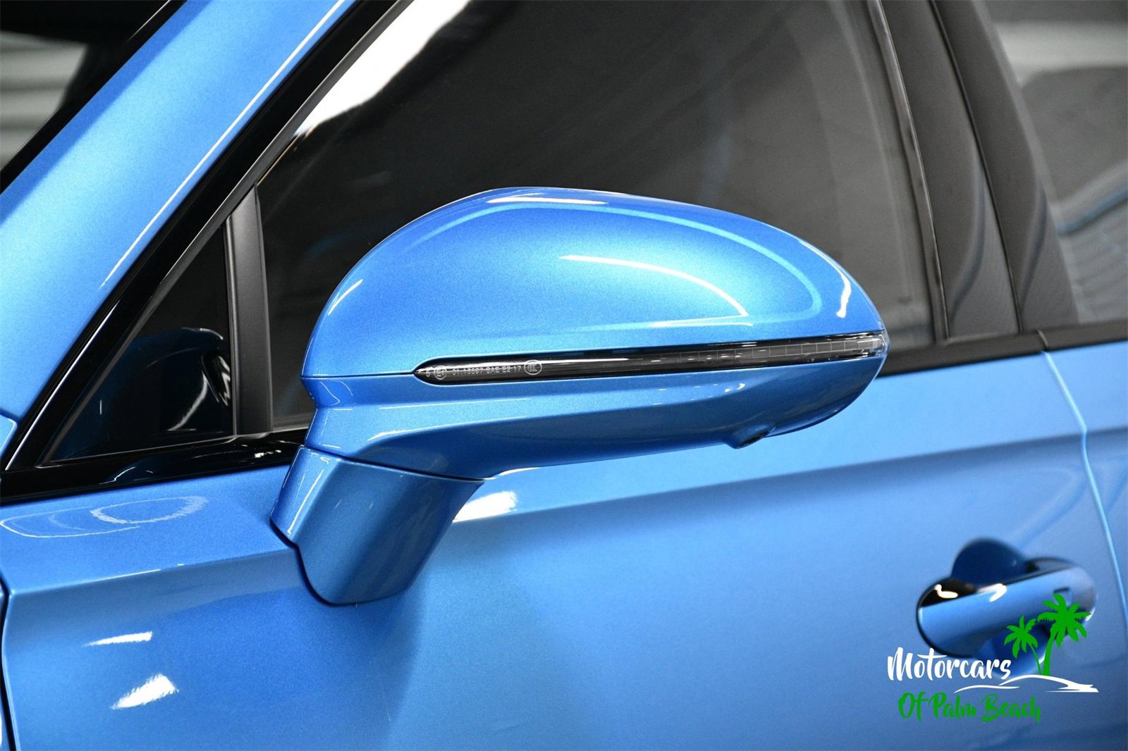 Used 2025 Bentley Flying Spur Plug-In Hybrid image 17