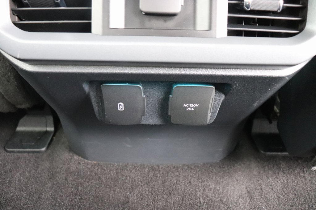 Used 2023 Ford F150 Lariat w/ Trailer Tow Package image 22