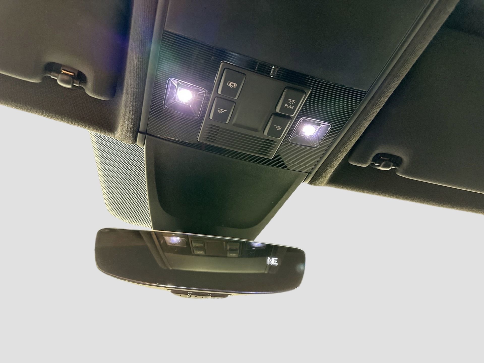 Certified 2022 Volkswagen Tiguan SE R-Line image 36