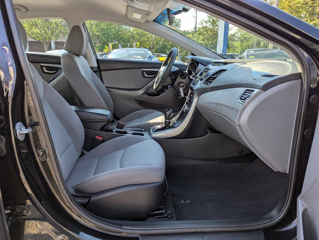 Used 2016 Hyundai Elantra SE FWD image 22